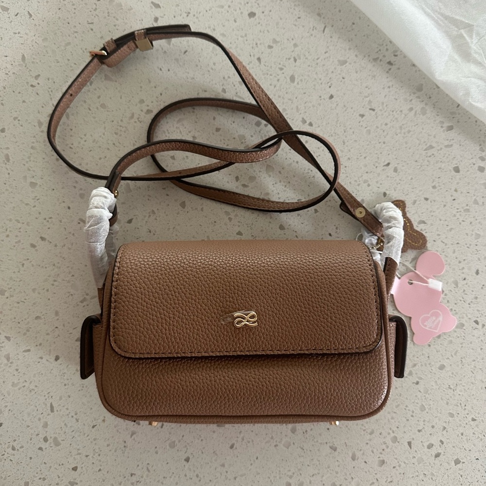 Elegant Brown Leather Crossbody Bag